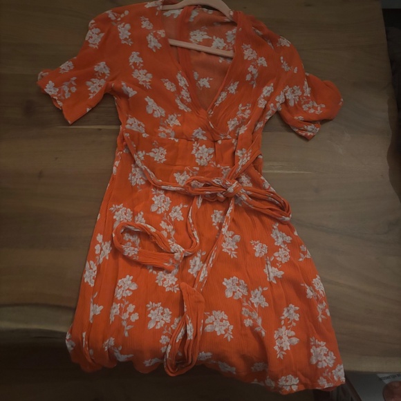 Dress - Picture 3 of 3